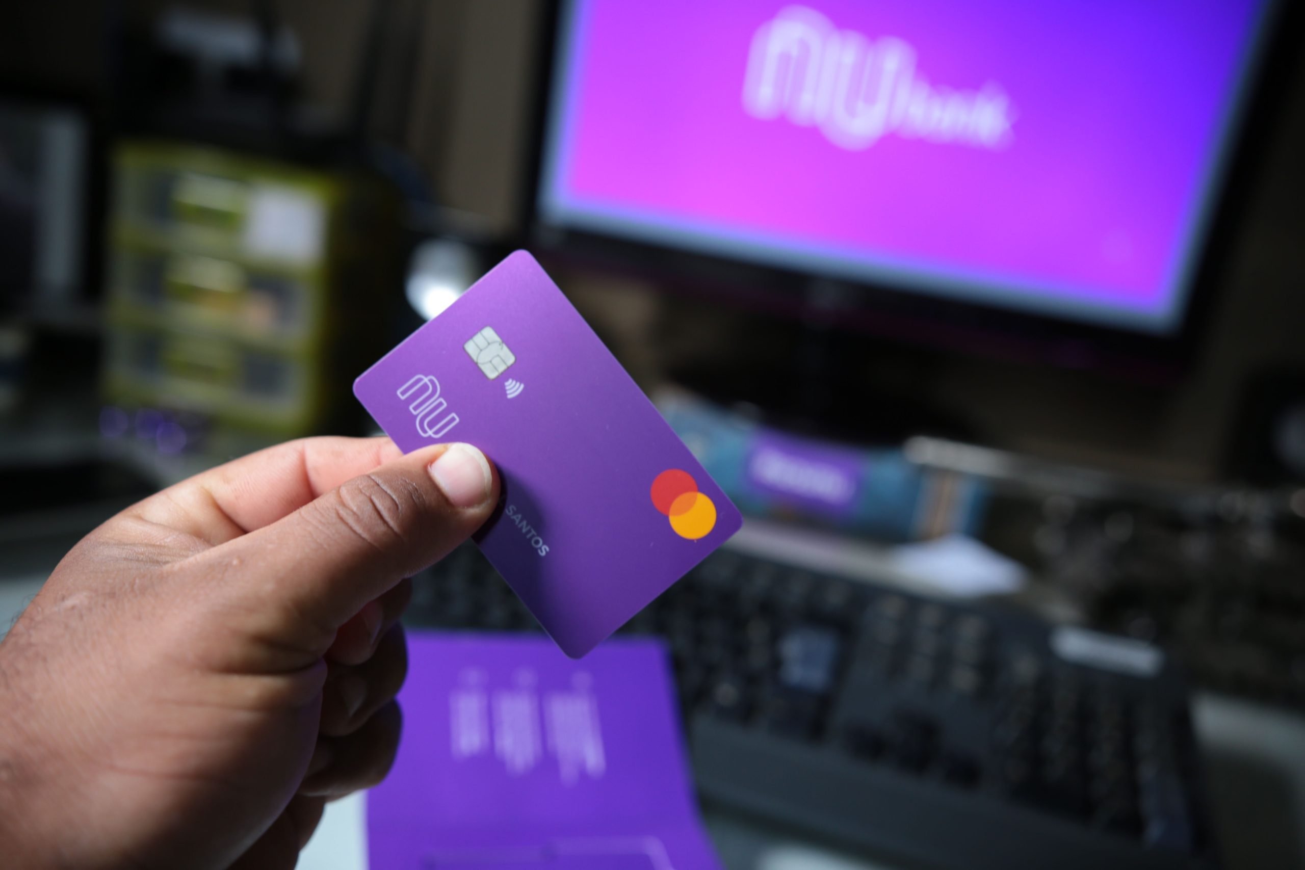 Nubank bloqueou minha conta: entenda seus direitos e quando cabe indenização