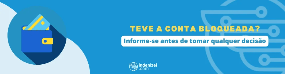Pessoa segurando uma maquininha de cartão enquanto verifica um possível golpe da maquininha no pagamento.